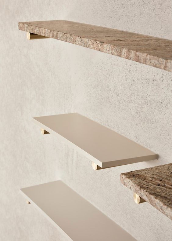 полка из камня